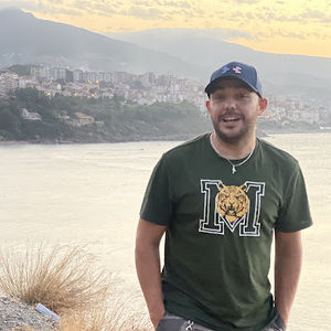 Meet your Posher, Ali